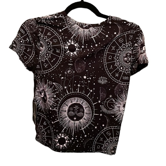 Splash Tops - Splash cute and cropped Baby Tee sun and stars black top NWT